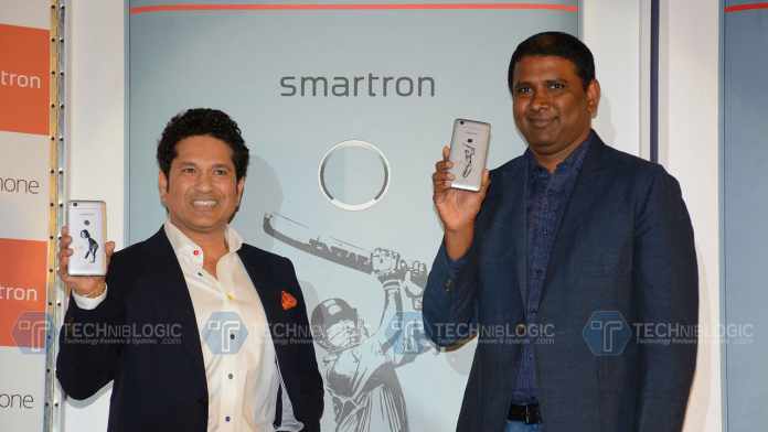 Sachin Tendulkar launches Smartron srt.phone in India