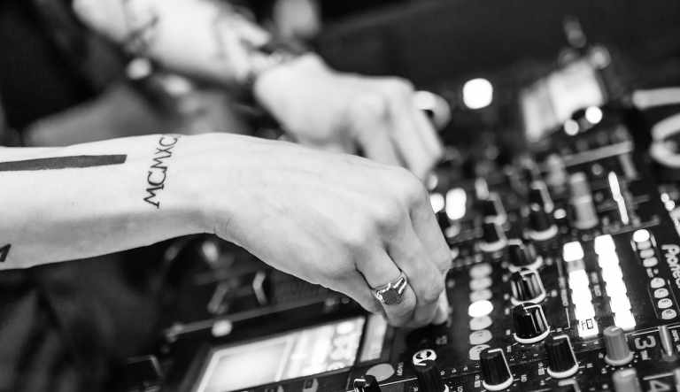 What technology goes into making a DJ mixer and how does it all work