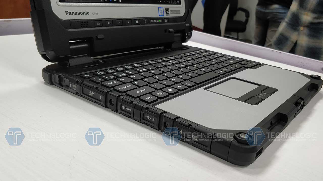 Panasonic Toughbook CF-33 : World's First Detachable Notebook 1