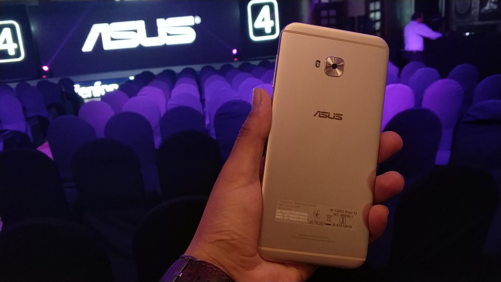 Zenfone-4-Selfie-pro-metal-built--Techniblogic