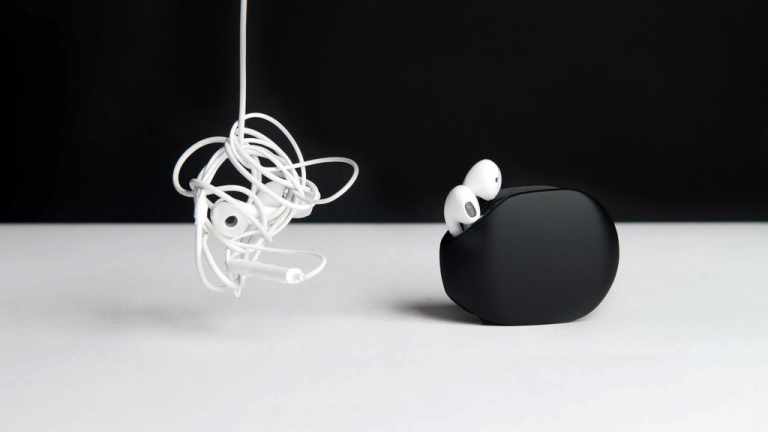 Gary 2.0: Earphones & Cables Automatic Organizer