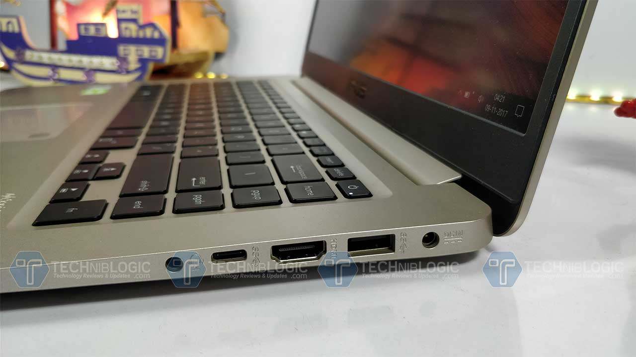 Asus-VivoBook-S510-U-Review-Ports-Right-Techniblogic