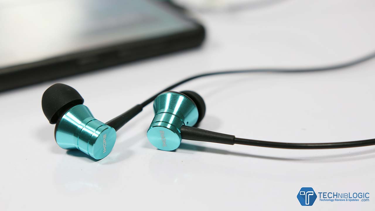 1MORE Piston Fit Earphone with Mic - Best Earphone under 1000 Rs 1