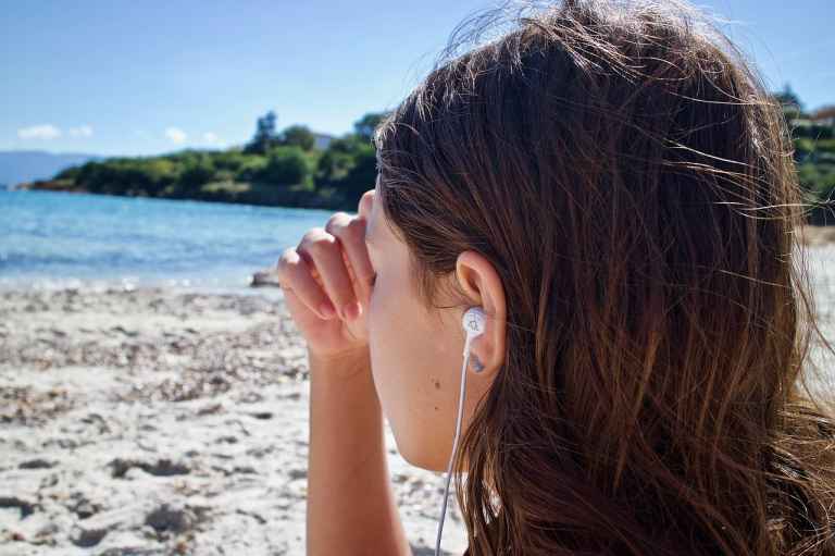 10 Best Earbuds For Small Ears 2020