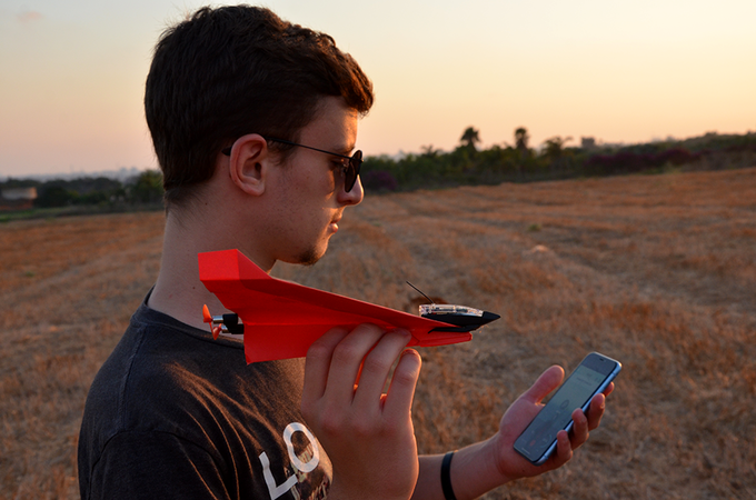 POWERUP 4.0 – Smartphone Controlled Paper Airplane
