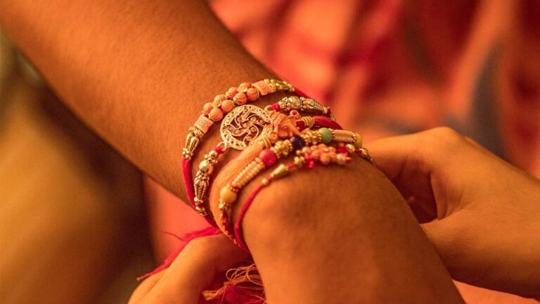 Rakshabandhan 2022: 5 Well thoughtful gifts for your Sibling this Rakshabandhan
