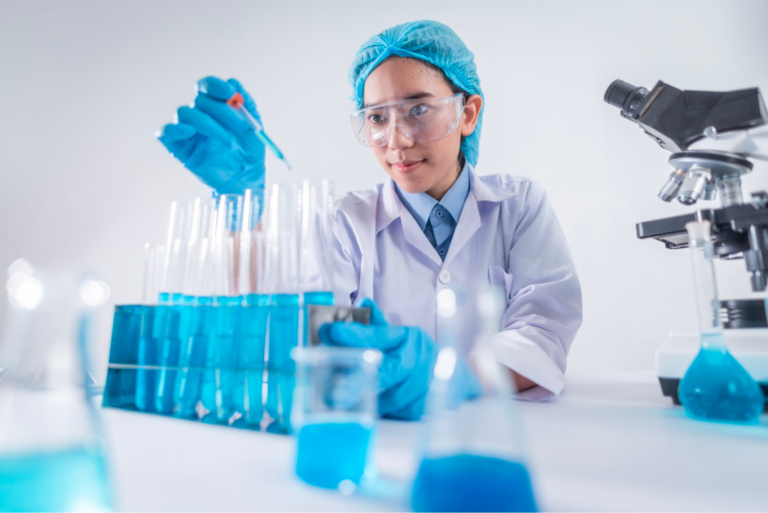 4 Key Reasons to Take Advantage of Pharmaceutical Contract Manufacturing Services